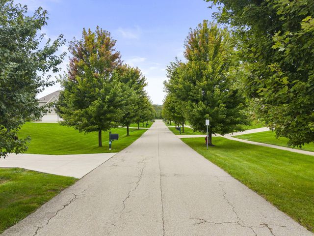 1133 Rambling Brook Way, Delaware, OH 43015