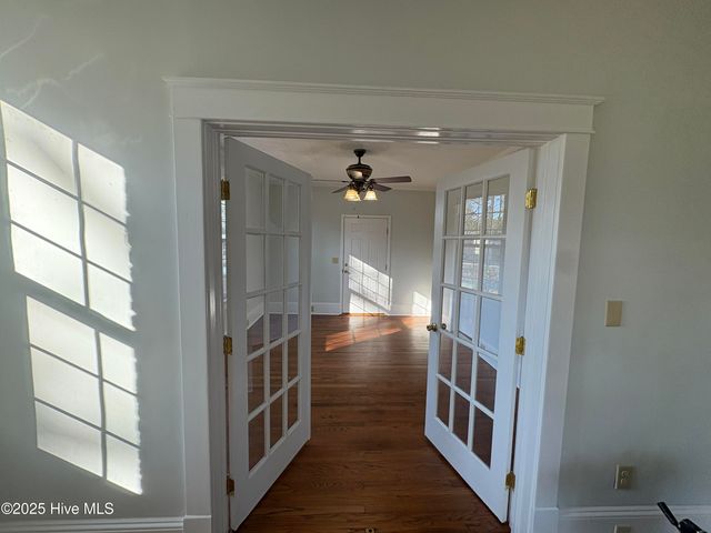 1914 Trent Boulevard, New Bern, NC 28560