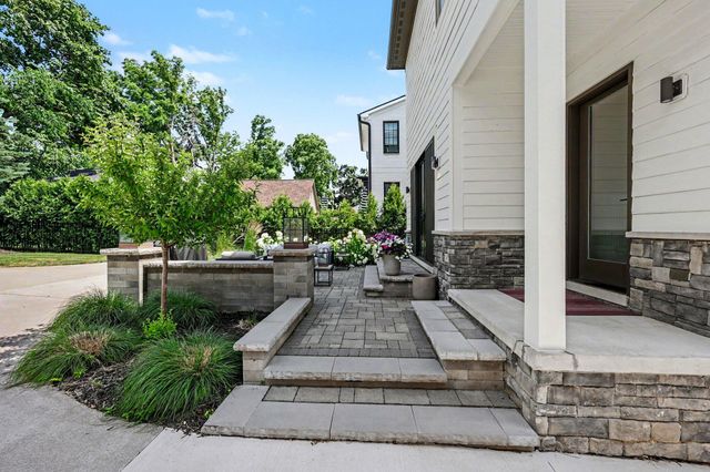 484 Park Street, Birmingham, MI 48009