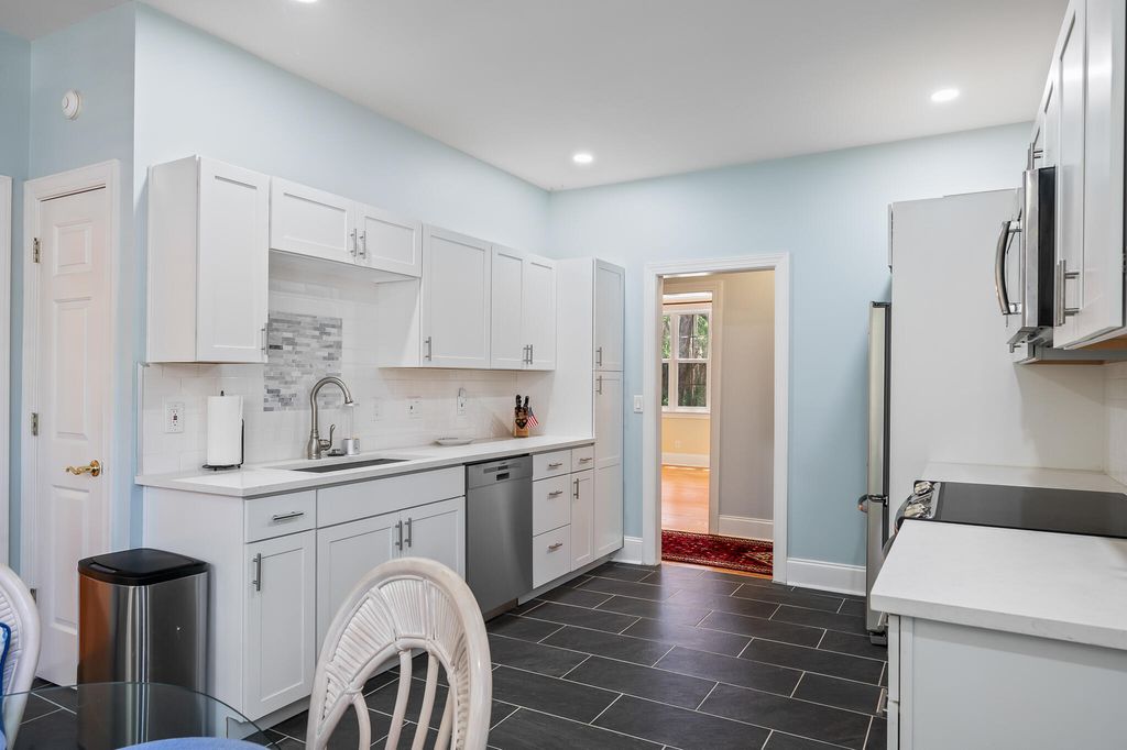 Image 11 of property listing at 3023 Maritime Forest Drive, Johns Island, SC 29455