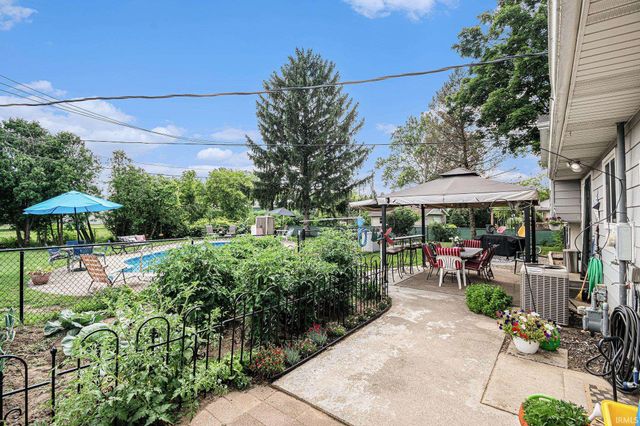 203 Southern Cross Drive, Middlebury, IN 46540