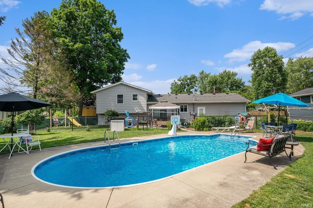 203 Southern Cross Drive, Middlebury, IN 46540