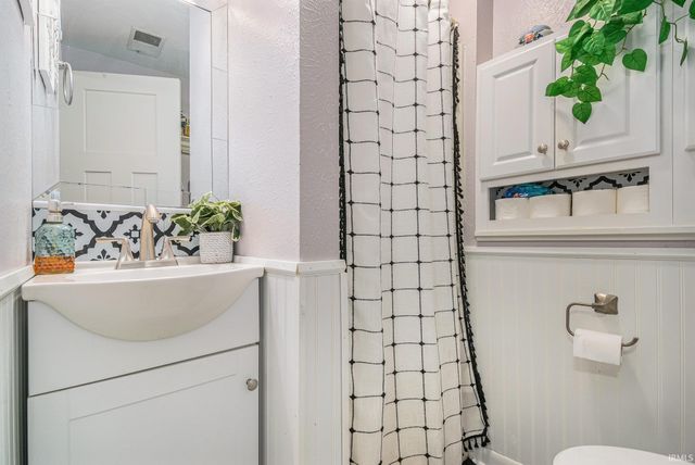 203 Southern Cross Drive, Middlebury, IN 46540