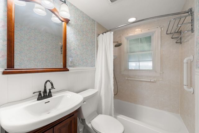 4 Carson Rd, Woburn, MA 01801