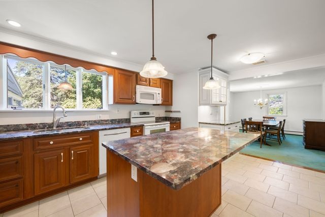 4 Carson Rd, Woburn, MA 01801