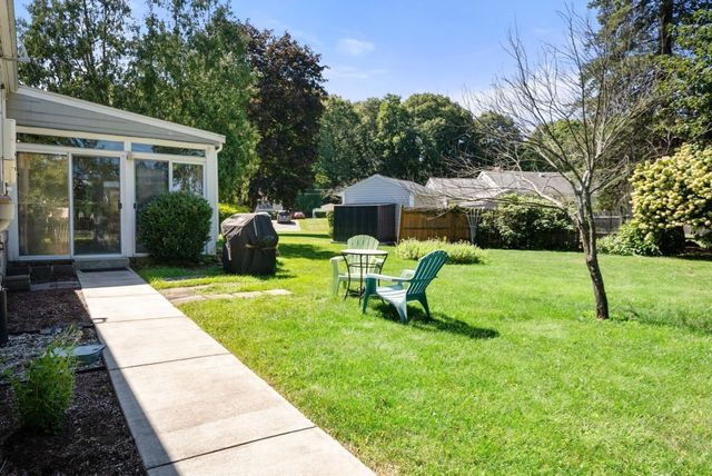 4 Carson Rd, Woburn, MA 01801