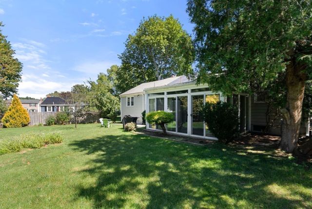4 Carson Rd, Woburn, MA 01801