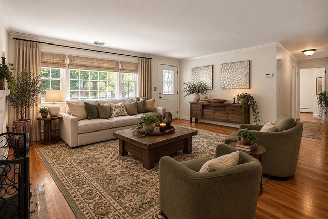 4 Carson Rd, Woburn, MA 01801