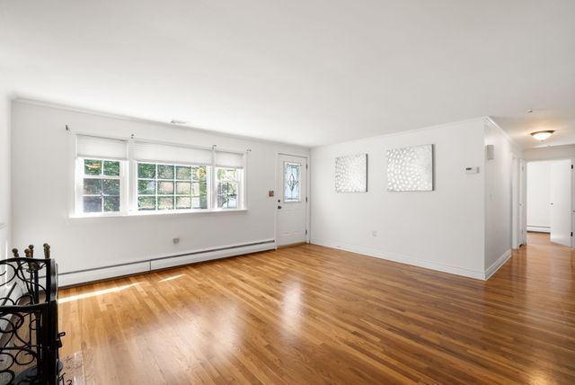 4 Carson Rd, Woburn, MA 01801