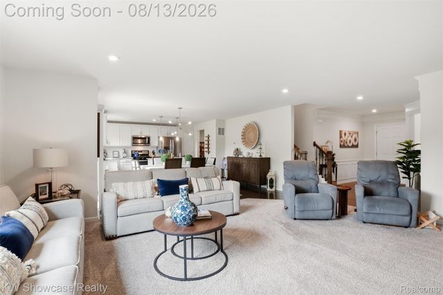 1592 Beachwood Drive, Walled Lake, MI 48390