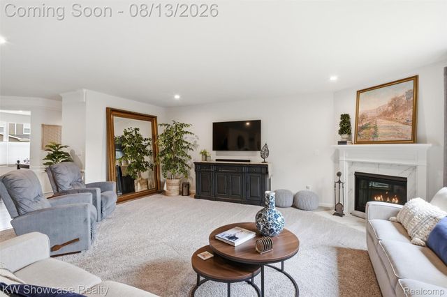 1592 Beachwood Drive, Walled Lake, MI 48390