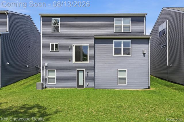 1592 Beachwood Drive, Walled Lake, MI 48390