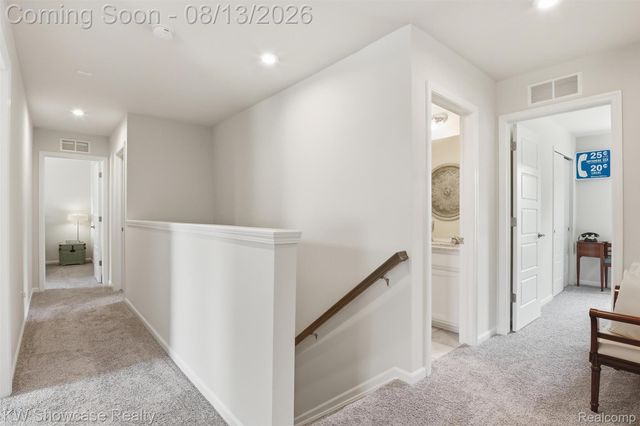 1592 Beachwood Drive, Walled Lake, MI 48390