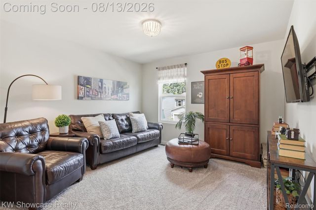 1592 Beachwood Drive, Walled Lake, MI 48390