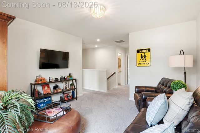 1592 Beachwood Drive, Walled Lake, MI 48390
