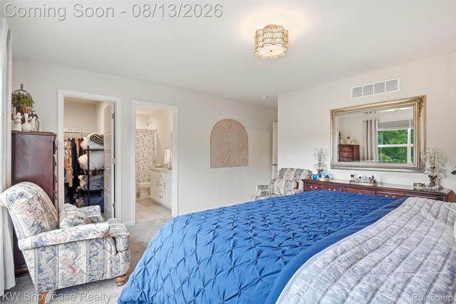 1592 Beachwood Drive, Walled Lake, MI 48390