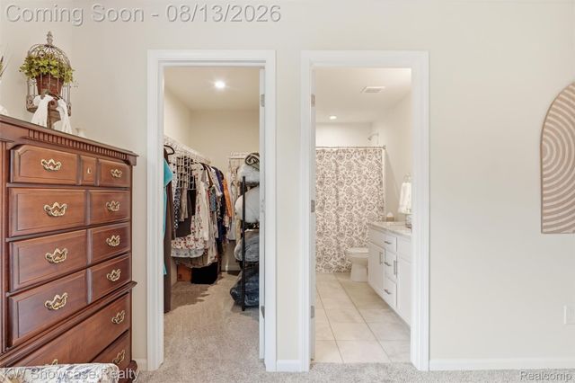 1592 Beachwood Drive, Walled Lake, MI 48390