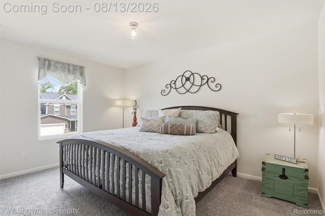 1592 Beachwood Drive, Walled Lake, MI 48390