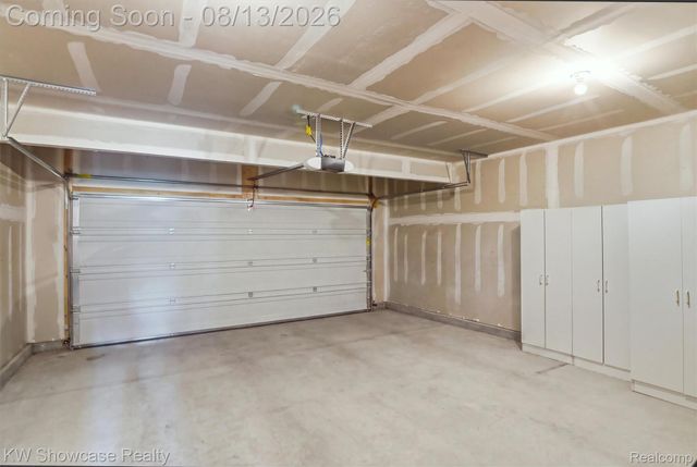 1592 Beachwood Drive, Walled Lake, MI 48390