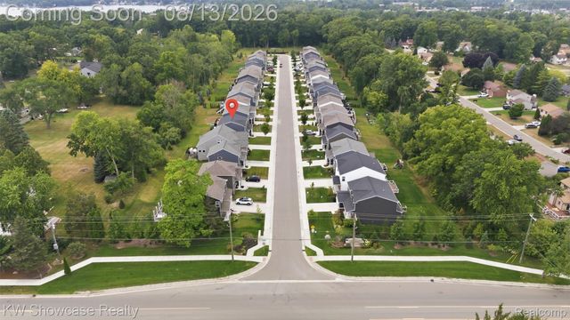 1592 Beachwood Drive, Walled Lake, MI 48390