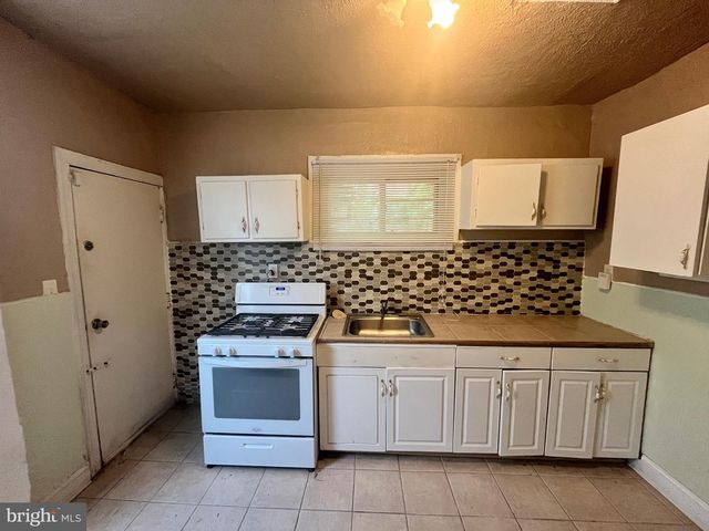 428 S 61ST ST, Philadelphia, PA 19143