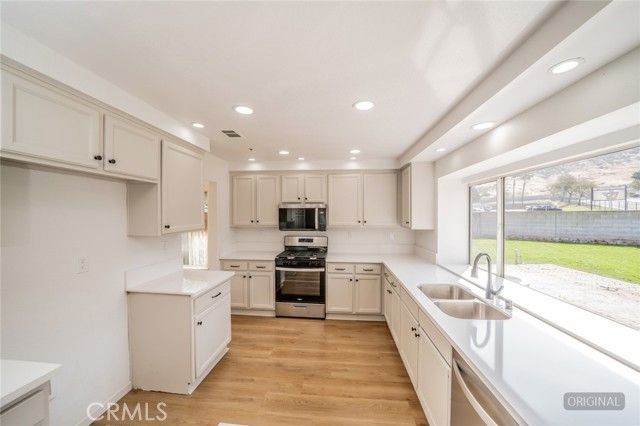 15849 Firethorn Road, Fontana, CA 92337