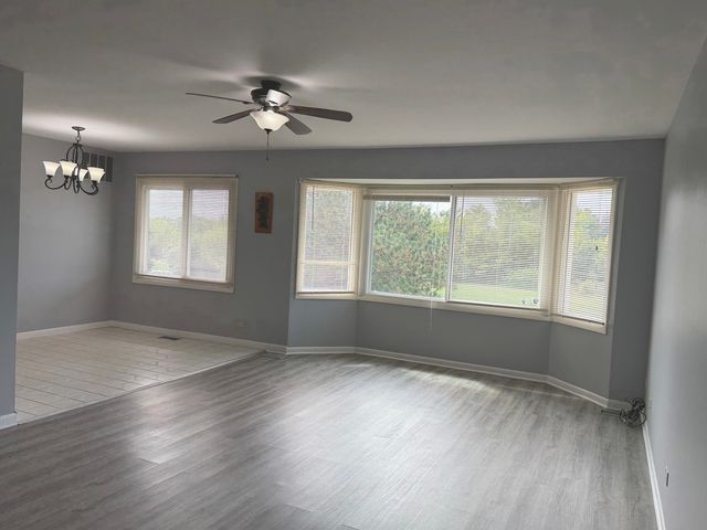 3108 ROBERTS Drive 6, Woodridge, IL 60517