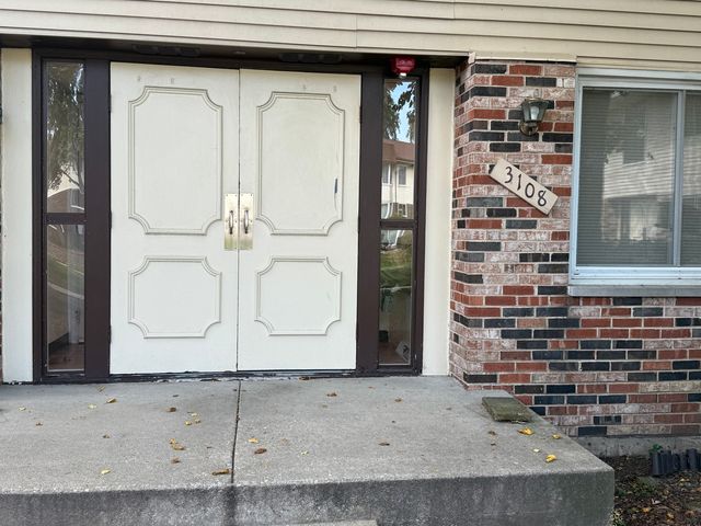 3108 ROBERTS Drive 6, Woodridge, IL 60517