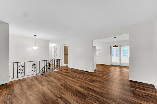 10447 N 477 E, Demotte, IN 46310