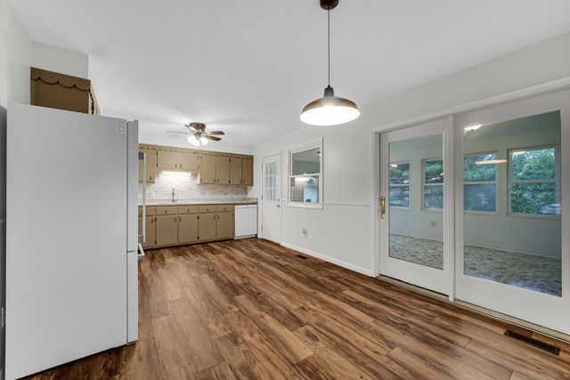 10447 N 477 E, Demotte, IN 46310