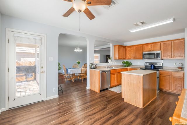 309 Hummingbird Dr, New Braunfels, TX 78130