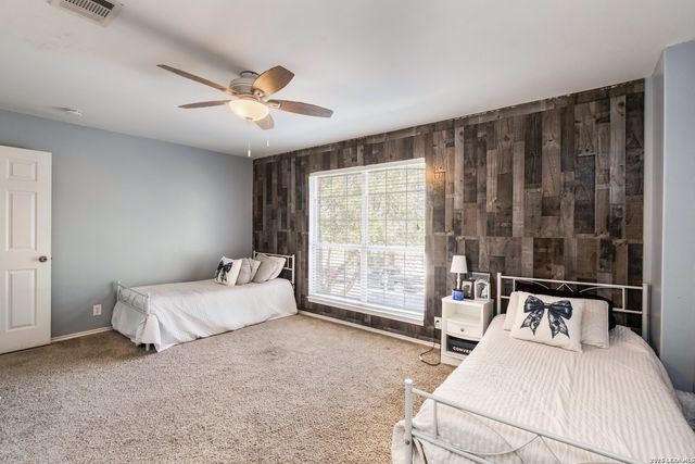 309 Hummingbird Dr, New Braunfels, TX 78130