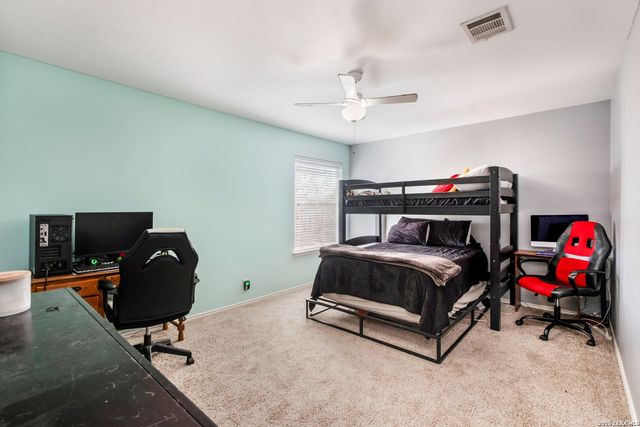 309 Hummingbird Dr, New Braunfels, TX 78130