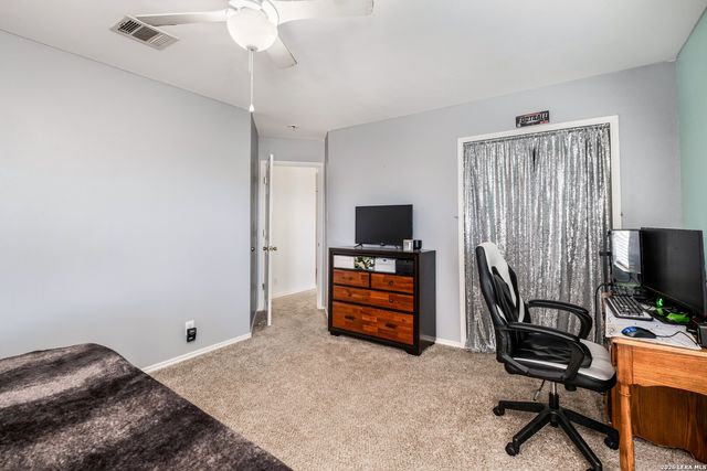 309 Hummingbird Dr, New Braunfels, TX 78130