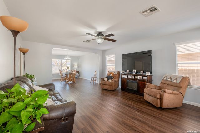 309 Hummingbird Dr, New Braunfels, TX 78130