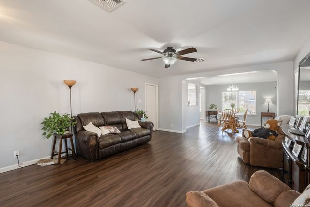 309 Hummingbird Dr, New Braunfels, TX 78130