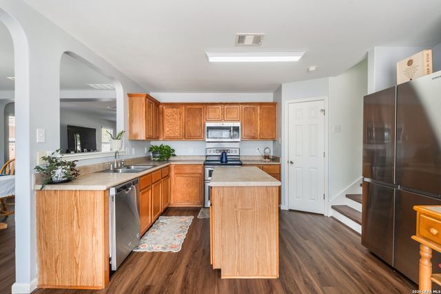 309 Hummingbird Dr, New Braunfels, TX 78130