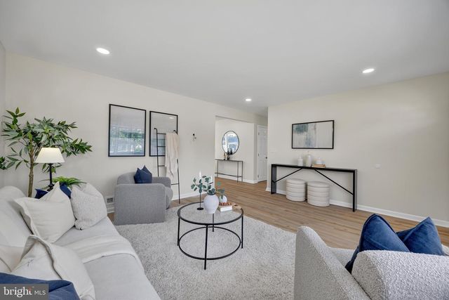 7505 LIBERTY RD, Baltimore, MD 21207