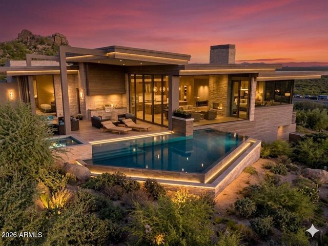 10101 E CAVEDALE Drive, Scottsdale, AZ 85262