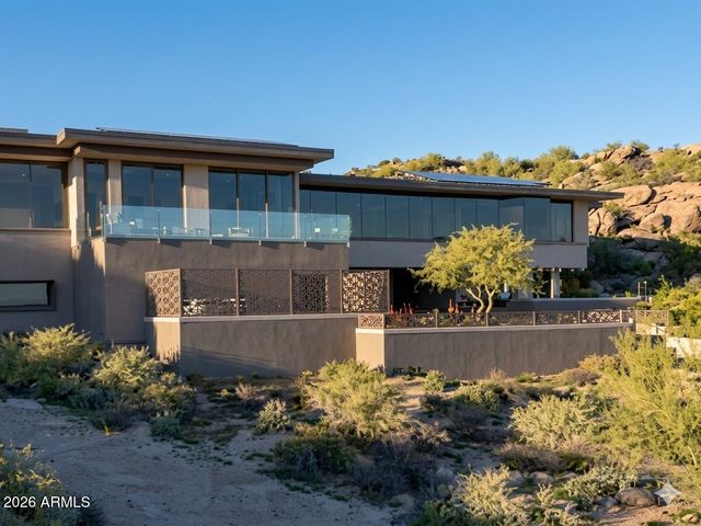 10101 E CAVEDALE Drive, Scottsdale, AZ 85262