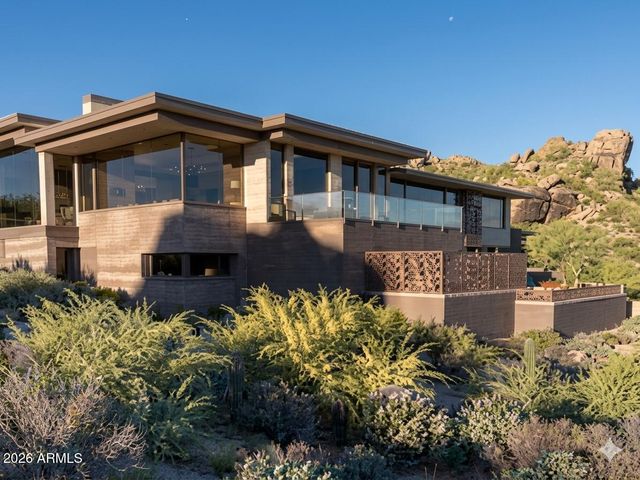 10101 E CAVEDALE Drive, Scottsdale, AZ 85262