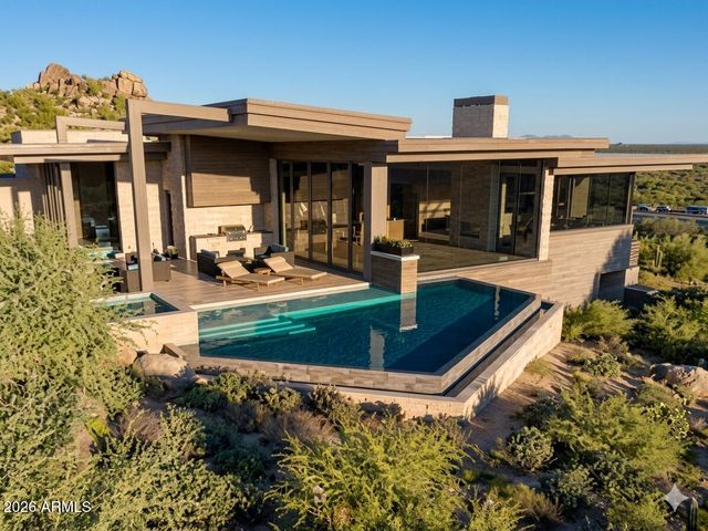 10101 E CAVEDALE Drive, Scottsdale, AZ 85262