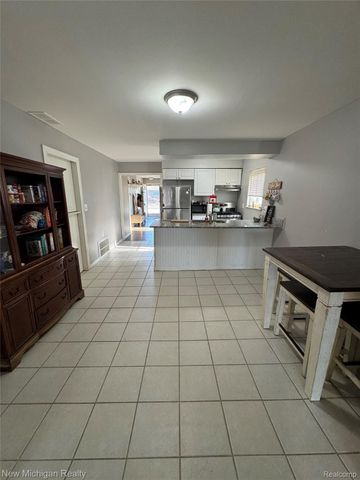 28311 Roy Street, St. Clair Shores, MI 48081