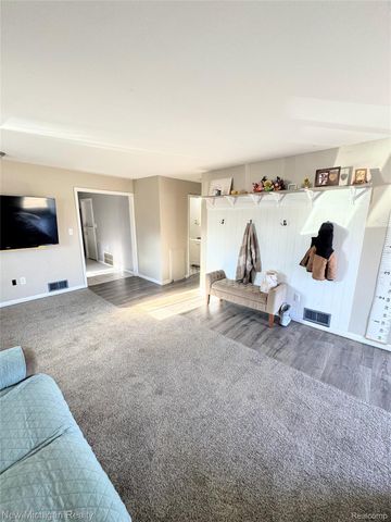 28311 Roy Street, St. Clair Shores, MI 48081