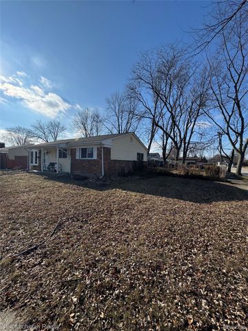 28311 Roy Street, St. Clair Shores, MI 48081