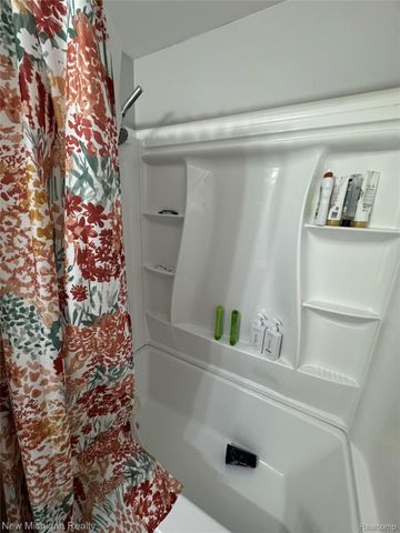 28311 Roy Street, St. Clair Shores, MI 48081