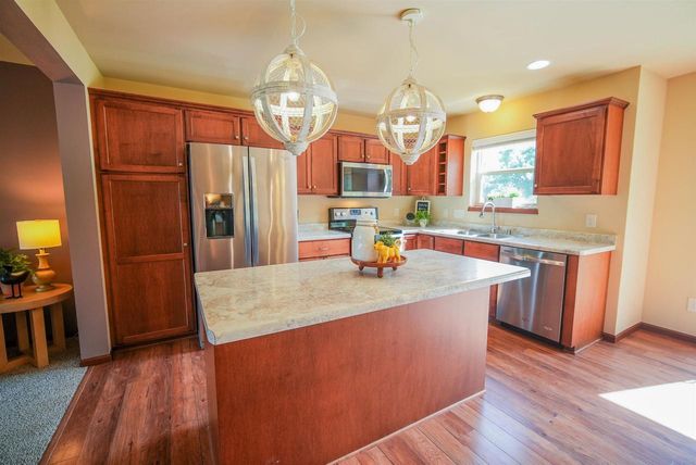 324 White Tail Drive, Sun Prairie, WI 53590