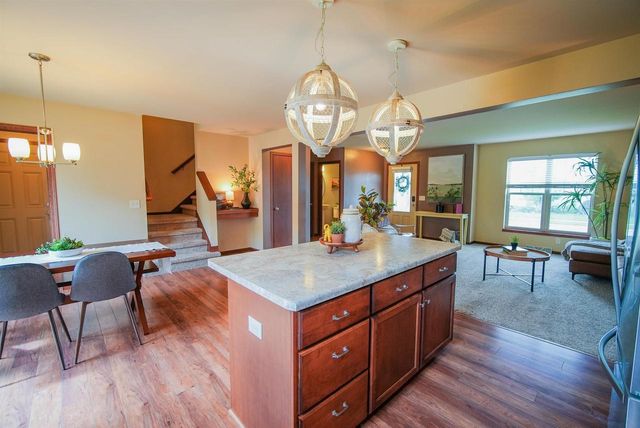 324 White Tail Drive, Sun Prairie, WI 53590