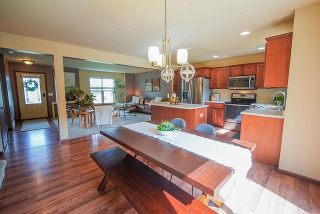 324 White Tail Drive, Sun Prairie, WI 53590