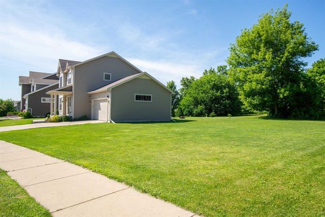 324 White Tail Drive, Sun Prairie, WI 53590